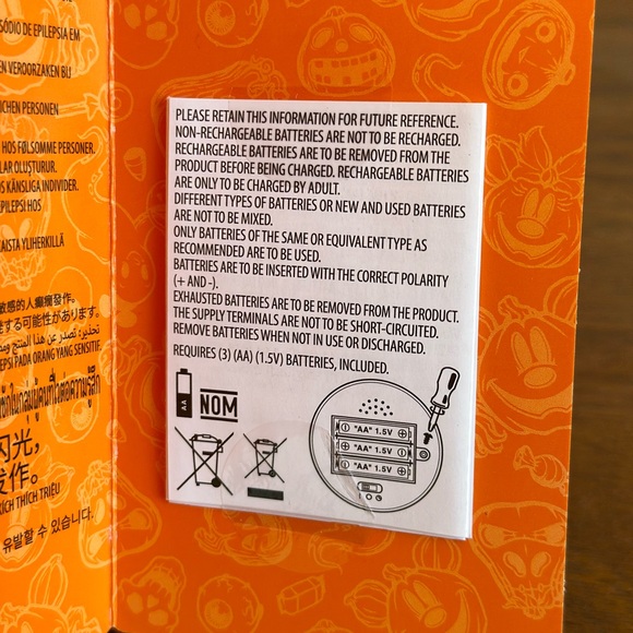 2024 Disney’s Mickey Mouse Light-Up Halloween Jack-o-Lantern - Picture 10 of 10